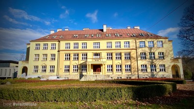 Szkoła Podstawowa nr. 1 w Wiśle - tu uczęszczał Jerzy Pilch.